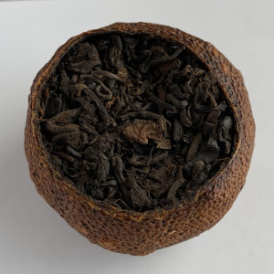 Шу пуэр в мандарине 2013 года 1 шт 28-30 г. Photo 3